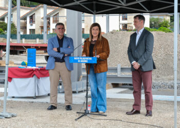 11:00 horas. Argoños. La presidenta de Cantabria, María José Sáenz de Buruaga, asiste al acto de inicio de las obras nuevo polideportivo de Argoños. 21 de abril de 2026 © Raúl Lucio