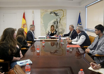 La presidenta de Cantabria, María José Sáenz de Buruaga, se reune con los vecinos de Rucandial.
19 oct 26